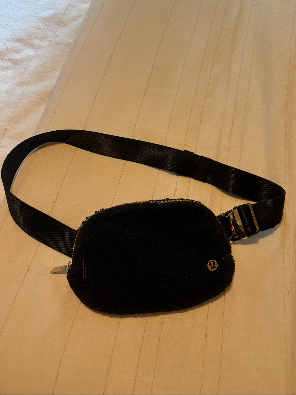 lululemon athletica Black Sherpa Crossbody Belt Bag